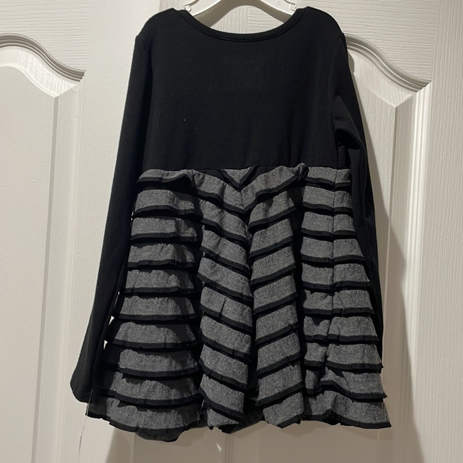 Pippa And Julie 5 Long Swing Top Black Grey Stripe Grey Rosette Flowers Euc — image 8 of 8